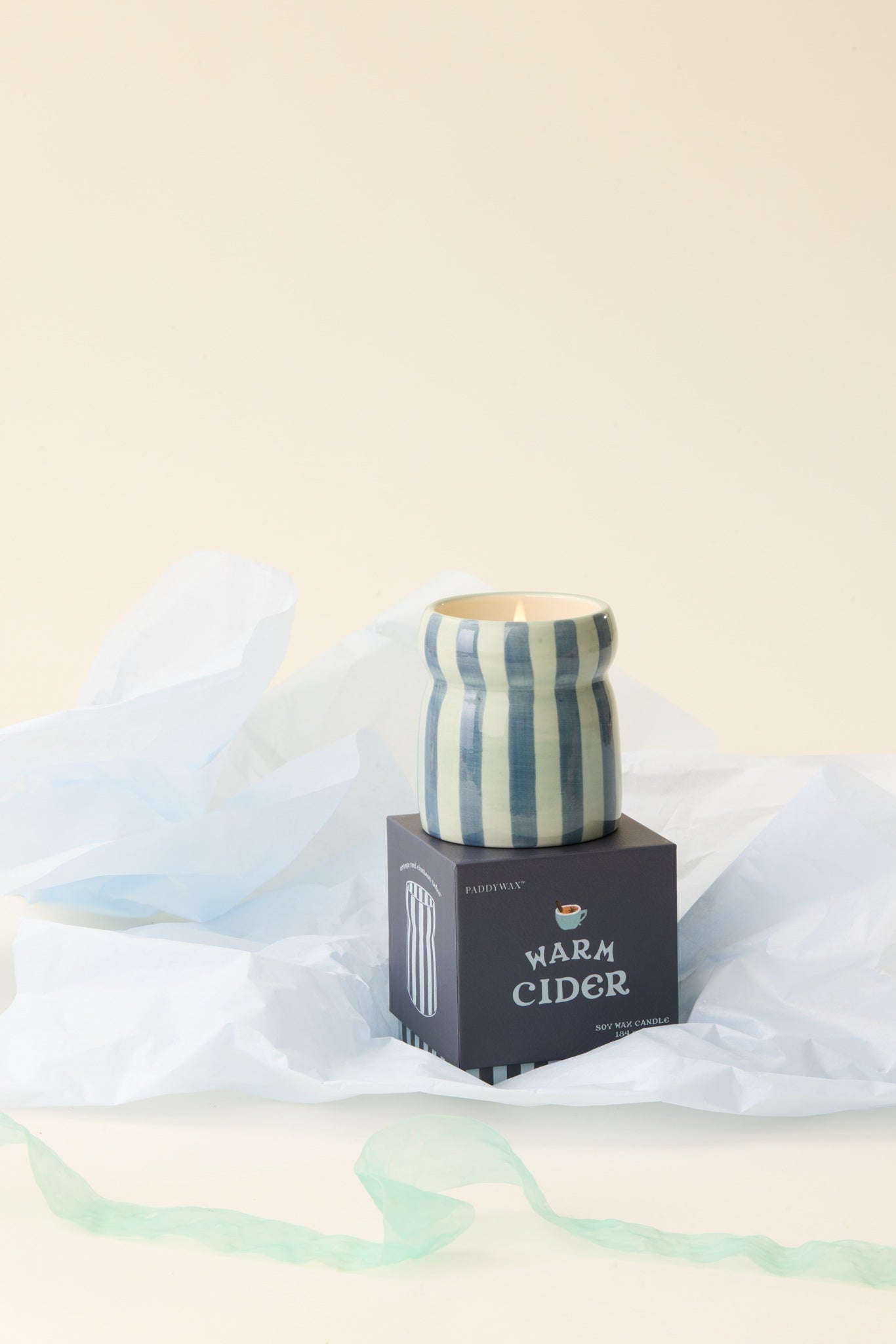 Paddywax Cabana Warm Cider - Φυτικό Κερί 184gr σε σιέλ ριγέ κεραμικό δοχείο