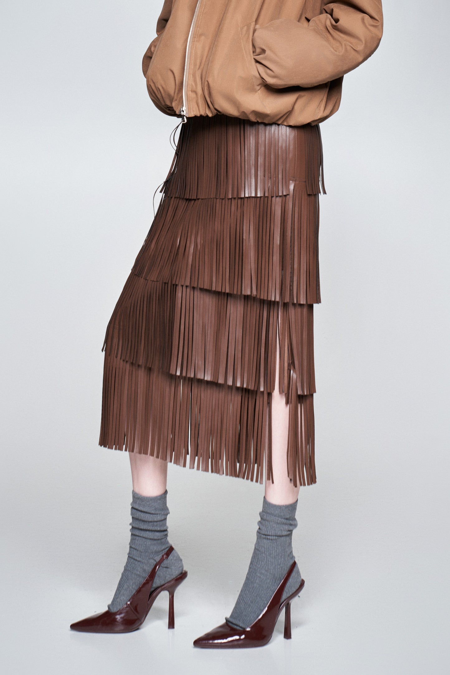 Lumina - Midi Φούστα από Δερματίνη με Πολυεπίπεδα Κρόσσια Καφέ