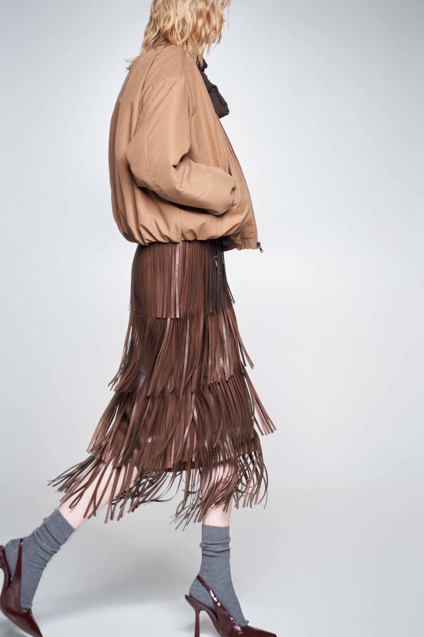 Lumina - Midi Φούστα από Δερματίνη με Πολυεπίπεδα Κρόσσια Καφέ